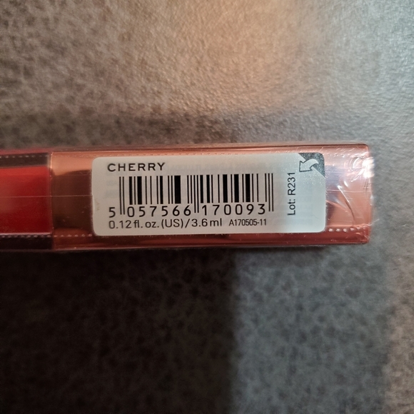 Revolution Lip Vinyl 💋 cherry - Picture 5 of 8